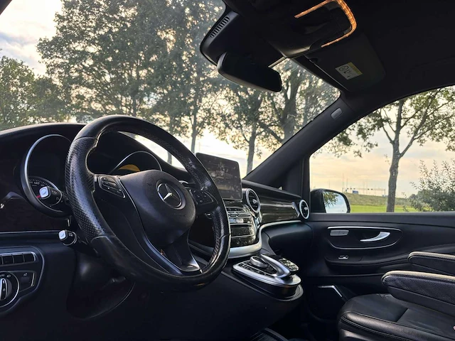 Mercedes-benz - v-klasse - 250d l.dc.a.ed. - nl - nap - burmester - 360 camera - 2015 - vr-699-r - afbeelding 25 van  33