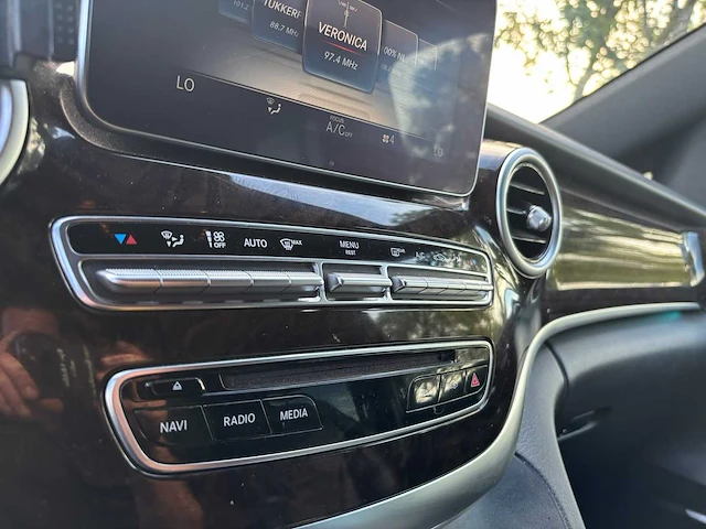 Mercedes-benz - v-klasse - 250d l.dc.a.ed. - nl - nap - burmester - 360 camera - 2015 - vr-699-r - afbeelding 12 van  33