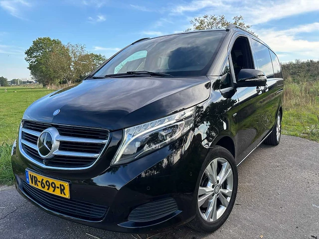 Mercedes-benz - v-klasse - 250d l.dc.a.ed. - nl - nap - burmester - 360 camera - 2015 - vr-699-r - afbeelding 1 van  33