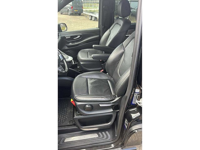 Mercedes-benz - v-klasse - 300d l.dc ed. - v-53-frj - afbeelding 4 van  20