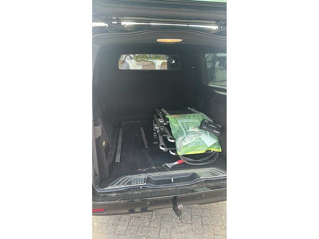 Mercedes-benz - v-klasse - 300d l.dc ed. - v-53-frj - afbeelding 9 van  20