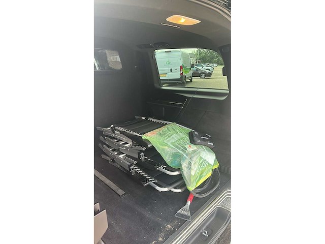 Mercedes-benz - v-klasse - 300d l.dc ed. - v-53-frj - afbeelding 11 van  20