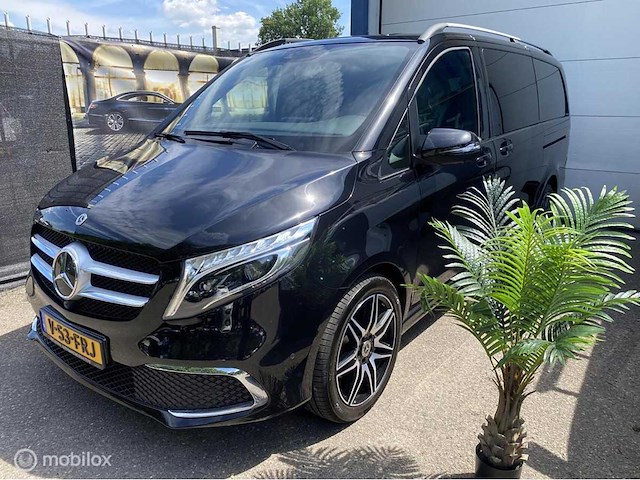 Mercedes-benz - v-klasse - 300d l.dc ed. - v-53-frj - afbeelding 1 van  20