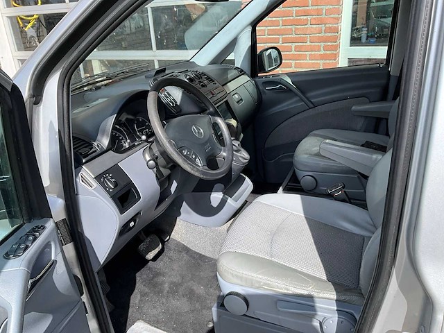 Mercedes-benz - viano - 2.2 cdi dc amb. lang - personenauto - 2010 - afbeelding 18 van  18