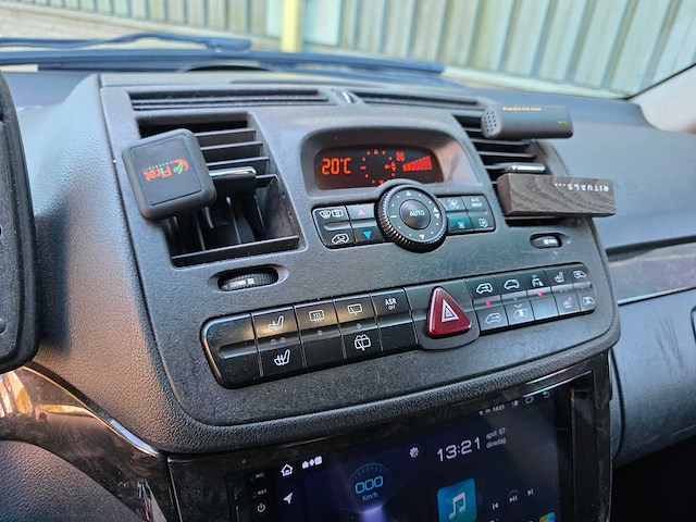 Mercedes-benz - viano - 3.0 cdi dc amb. lang - v6 - vf-677-l - 2010 - afbeelding 4 van  21
