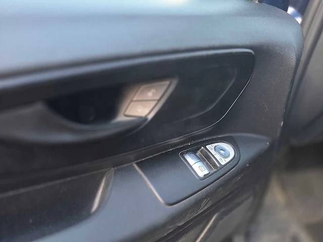 Mercedes-benz - vito - 116 cdi lang - hand gas en rem - v-547-vv - bedrijfswagen - afbeelding 18 van  28
