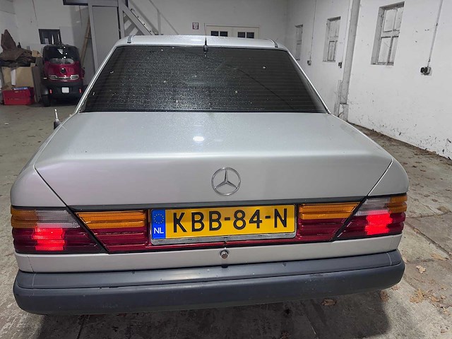 Mercedes-benz - w124 - 250 d - kbb-84-n- 1985 - afbeelding 14 van  14