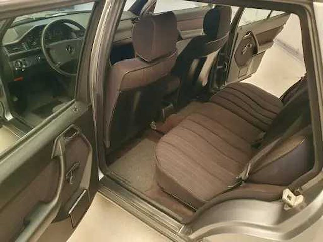 Mercedes-benz - (w124) combi - 300 te - personenauto - afbeelding 3 van  22