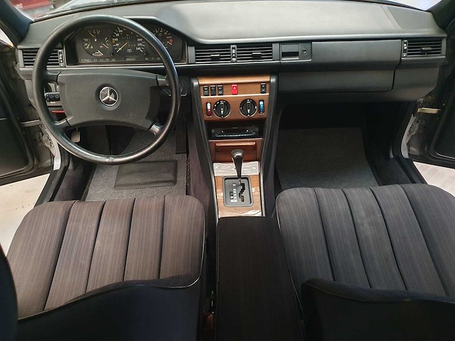 Mercedes-benz - (w124) combi - 300 te - personenauto - afbeelding 5 van  22