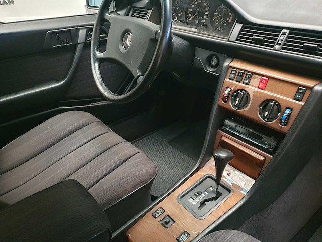 Mercedes-benz - (w124) combi - 300 te - personenauto - afbeelding 6 van  22