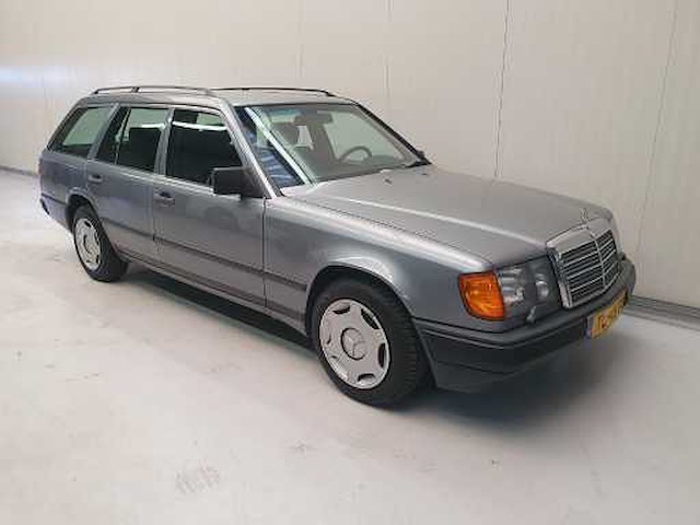 Mercedes-benz - (w124) combi - 300 te - personenauto - afbeelding 18 van  22