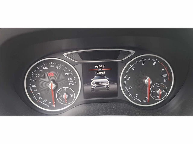 Mercedes-benz -b-klasse -250 4m prestige - personenauto - 2015 - afbeelding 2 van  2