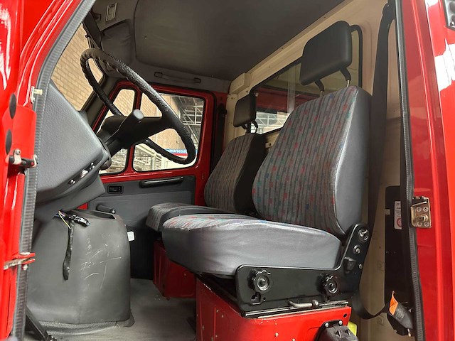 Mercedes-benz -brandweerwagen- 310d hoog g.v.w. lang/laag 95pk 1994, v-76-ngp - afbeelding 21 van  41