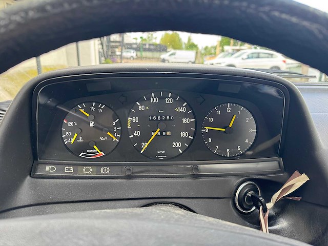 Mercedes-benz 1982 200-280 (w123) 230 e 31-jxn-5 - afbeelding 17 van  19