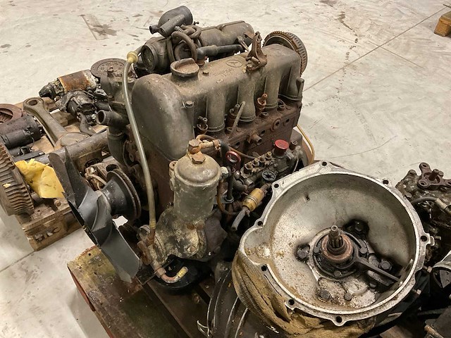Mercedes benz 200d automatic motorblokken en onderdelen - afbeelding 12 van  15