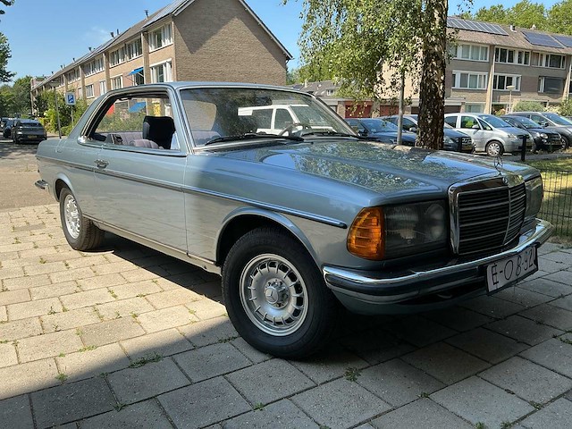 Mercedes-benz 230ce oldtimer - afbeelding 3 van  40