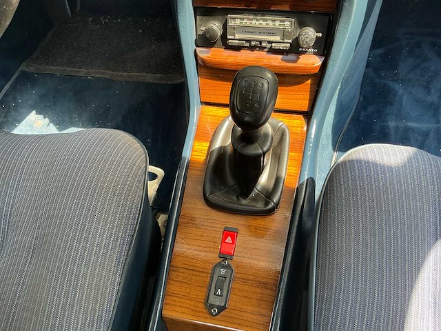 Mercedes-benz 230ce oldtimer - afbeelding 14 van  40