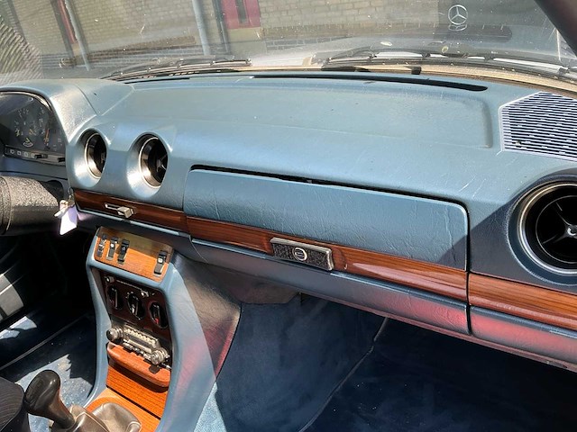 Mercedes-benz 230ce oldtimer - afbeelding 16 van  40