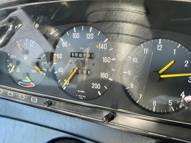 Mercedes-benz 230ce oldtimer - afbeelding 17 van  40