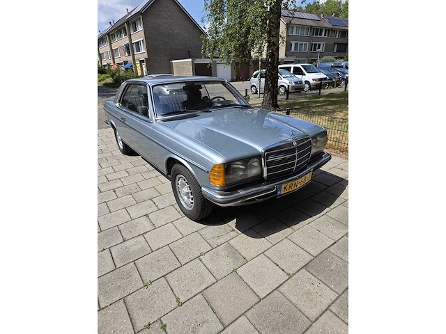 Mercedes-benz 230ce oldtimer - afbeelding 12 van  40