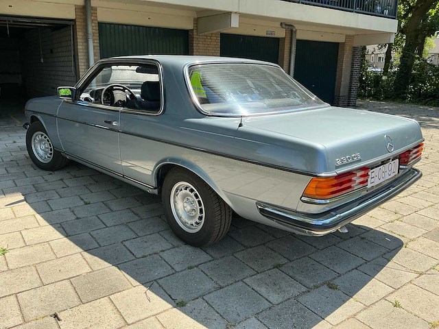 Mercedes-benz 230ce oldtimer - afbeelding 38 van  40