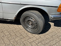 Mercedes-benz 230ce personenauto - afbeelding 9 van  17