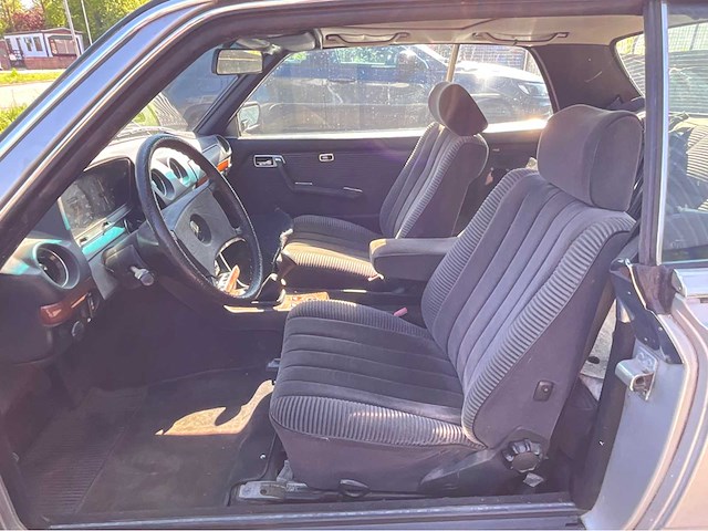 Mercedes-benz 230ce personenauto - afbeelding 9 van  24