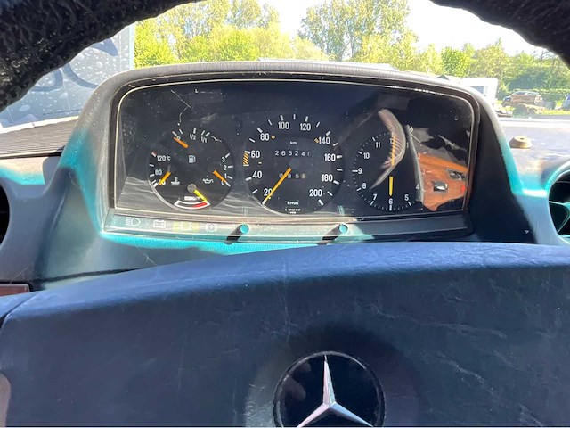 Mercedes-benz 230ce personenauto - afbeelding 11 van  24