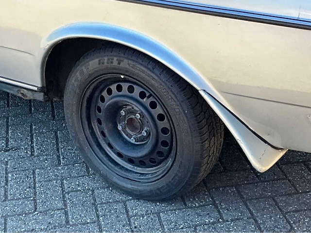 Mercedes-benz 230ce personenauto - afbeelding 5 van  6