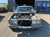 Mercedes-benz 230ce personenauto - afbeelding 17 van  24