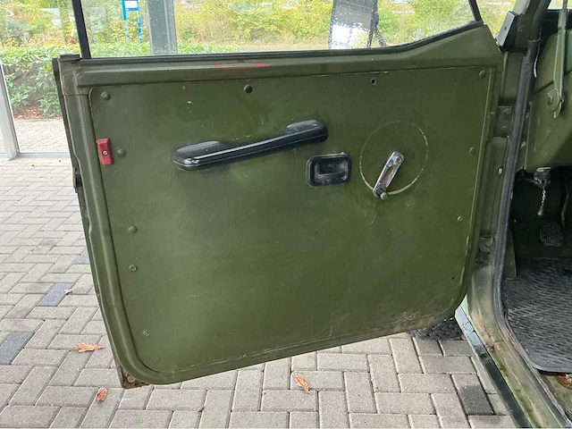 Mercedes-benz 240 gd – gebouwd voor het ruigste terrein marge auto 1982 - afbeelding 5 van  16