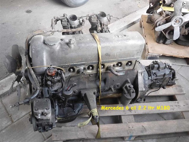 Mercedes-benz 250 s six-cylinder engine | original german classic engine - afbeelding 6 van  6
