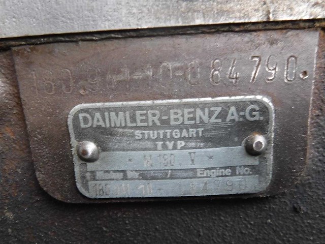 Mercedes-benz 250 s six-cylinder engine | original german classic engine - afbeelding 2 van  6