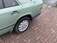 Mercedes-benz 250d (w124) personenauto - afbeelding 3 van  27