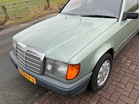 Mercedes-benz 250d (w124) personenauto - afbeelding 5 van  27