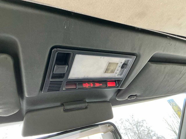 Mercedes-benz 250d (w124) personenauto - afbeelding 12 van  27