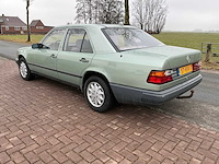 Mercedes-benz 250d (w124) personenauto - afbeelding 22 van  27