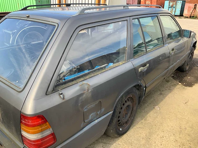 Mercedes-benz 260ew124 w124 personenauto - afbeelding 4 van  8