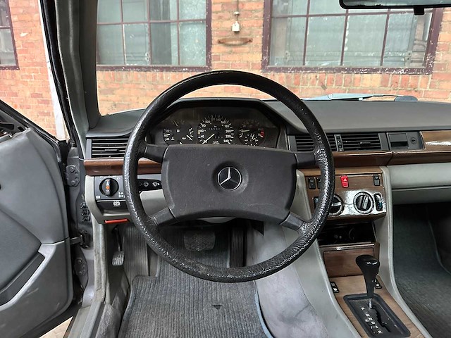 Mercedes-benz 300 ce 200-500 (w124) 179pk 1988, lz-bs-56 - afbeelding 9 van  32
