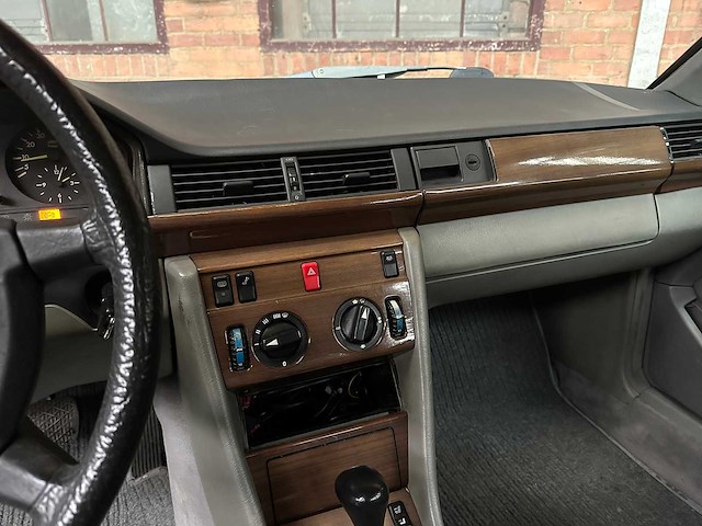 Mercedes-benz 300 ce 200-500 (w124) 179pk 1988, lz-bs-56 - afbeelding 16 van  32