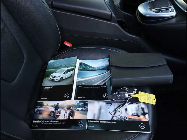 Mercedes-benz 300d v-klasse lang avantgarde edition 2020 automaat, kgj-27-k - afbeelding 39 van  47