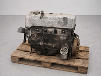 Mercedes-benz 4-cylinder engine | original german classic engine - afbeelding 1 van  4