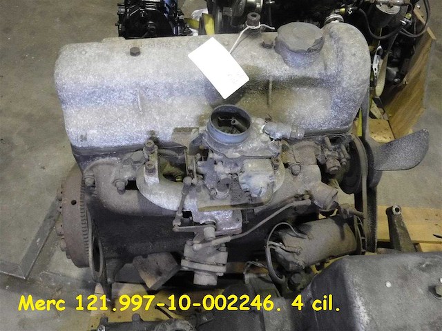 Mercedes-benz 4-cylinder engine | original german classic engine - afbeelding 2 van  4