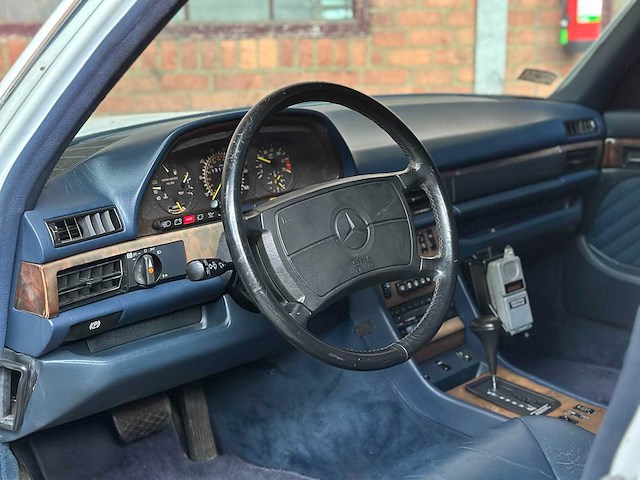 Mercedes-benz 560 sel sedan 4-deurs 5.6 v8 sohc 16v 1990 - afbeelding 8 van  33
