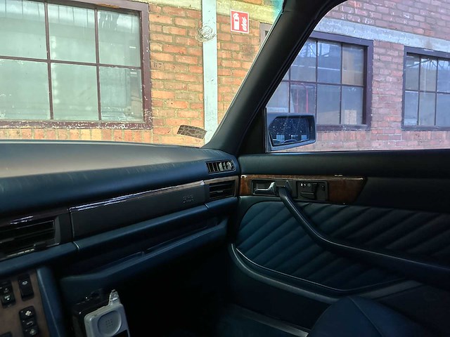 Mercedes-benz 560 sel sedan 4-deurs 5.6 v8 sohc 16v 1990 - afbeelding 13 van  37