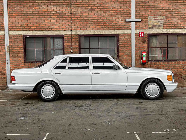 Mercedes-benz 560 sel sedan 4-deurs 5.6 v8 sohc 16v 1990 - afbeelding 32 van  37