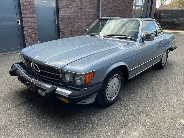 Mercedes-benz 560 sl - personenauto - afbeelding 1 van  15