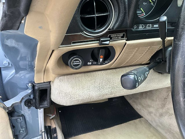 Mercedes-benz 560 sl - personenauto - afbeelding 15 van  15