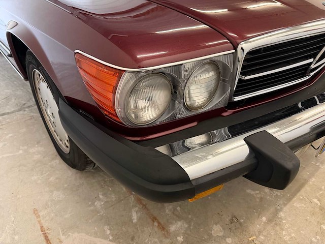 Mercedes-benz 560 sl (r107) oldtimer cabriolet - afbeelding 5 van  94