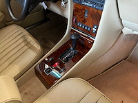 Mercedes-benz 560 sl (r107) oldtimer cabriolet - afbeelding 15 van  94